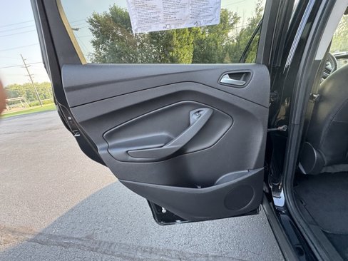 Used 2018 Ford Escape SE w/ SE Sport Appearance Package image 38