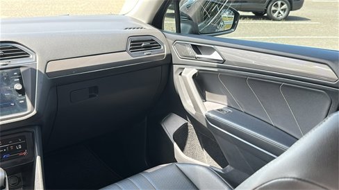Used 2022 Volkswagen Tiguan SE image 26