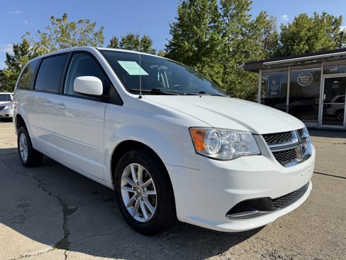 Used 2014 Dodge Grand Caravan SXT w/ Rear Park Assist Package image 3