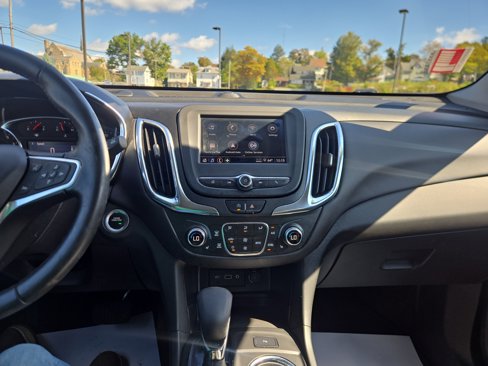 Used 2022 Chevrolet Equinox LT image 24