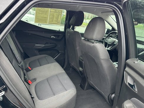 Used 2023 Chevrolet Bolt EUV LT w/ Comfort Package image 11