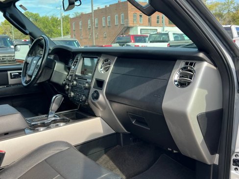 Used 2016 Ford Expedition Limited image 21