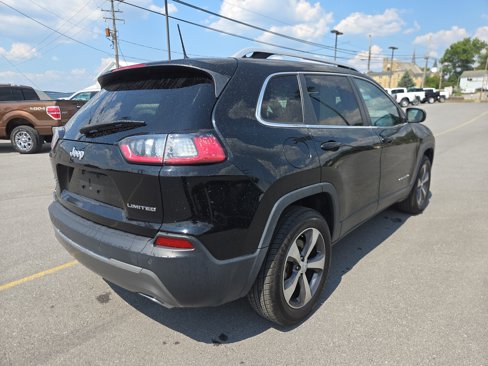 Used 2019 Jeep Cherokee Limited image 3