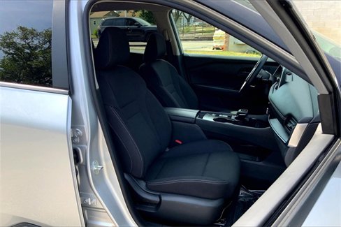 Used 2024 Nissan Rogue S image 7