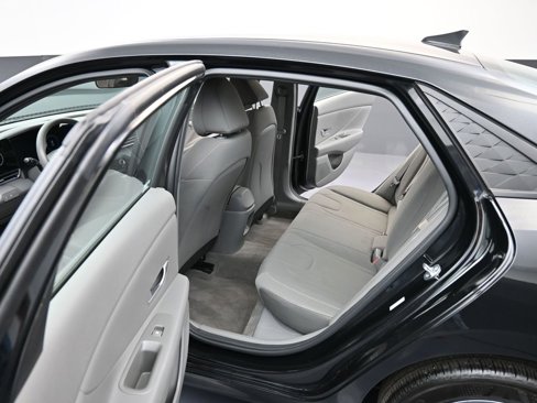 Certified 2024 Hyundai Elantra SEL image 11