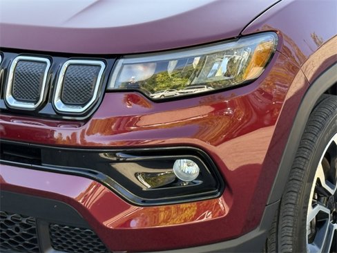 Used 2022 Jeep Compass Limited image 12