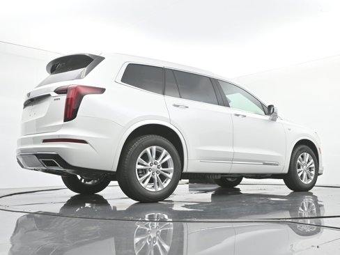 New 2025 Cadillac XT6 Luxury image 19