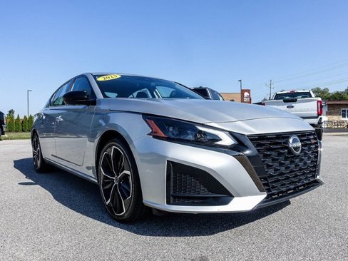 Used 2023 Nissan Altima 2.5 SR image 7