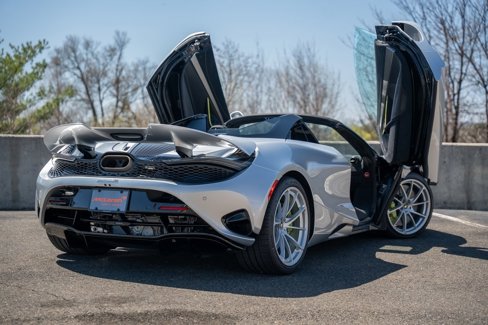 New 2025 McLaren 750S Spider image 18