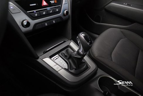 Used 2018 Hyundai Elantra SE image 21