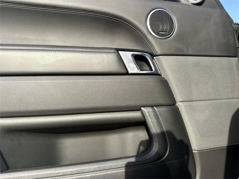 Used 2020 Land Rover Range Rover Sport HST image 15