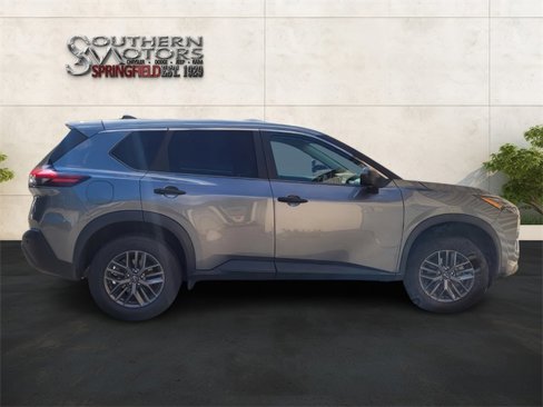 Used 2023 Nissan Rogue S image 8