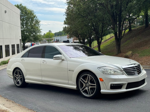 Used 2011 Mercedes-Benz S 63 AMG w/ Driver Assistance Pkg image 9