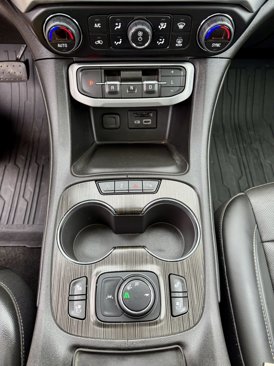 Used 2023 GMC Acadia SLT w/ Elevation Edition image 14