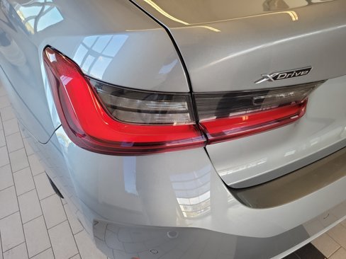 Used 2025 BMW 330i xDrive Sedan image 11