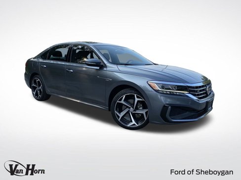 Used 2021 Volkswagen Passat 2.0T R-Line image 1