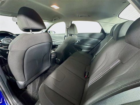 Used 2023 Hyundai Elantra SEL w/ Convenience Package image 17