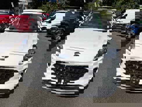 Used 2022 Ford Escape SE image 2