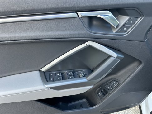 New 2025 Audi Q3 2.0T Premium image 32
