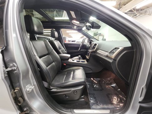 Used 2015 Jeep Grand Cherokee Limited w/ Luxury Group II image 15
