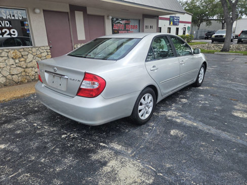 Used 2004 Toyota Camry XLE image 5