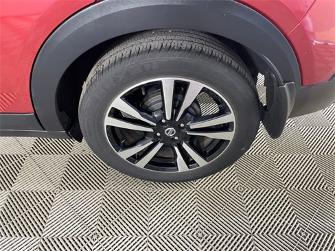 Used 2019 Nissan Kicks SR image 20