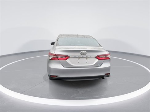 Used 2021 Toyota Camry LE image 7