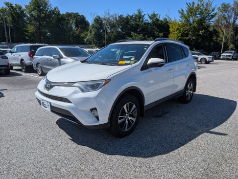 Used 2018 Toyota RAV4 XLE image 2