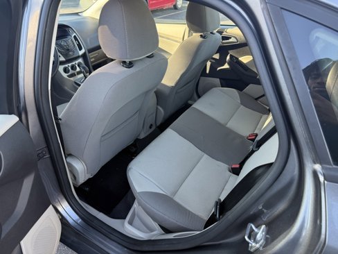 Used 2014 Ford Focus SE image 6