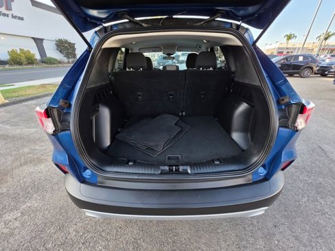 Used 2022 Ford Escape SE image 11