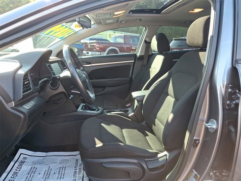 Used 2020 Hyundai Elantra Value Edition w/ Winter Weather Package image 13