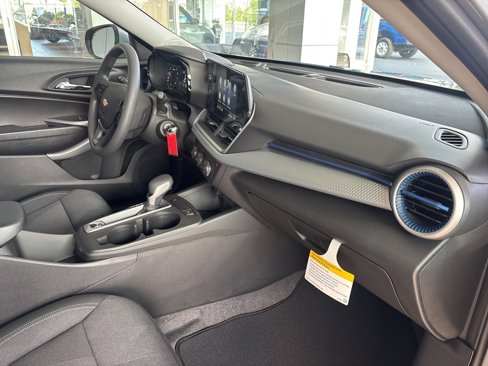 New 2025 Chevrolet Trax LS w/ LS Convenience Package image 33