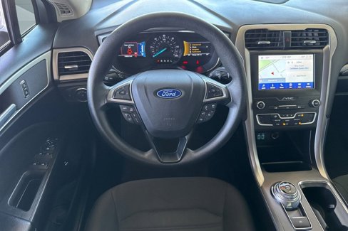 Used 2020 Ford Fusion SE image 28