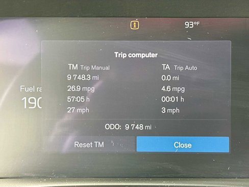 Certified 2025 Volvo XC40 B5 Plus image 12