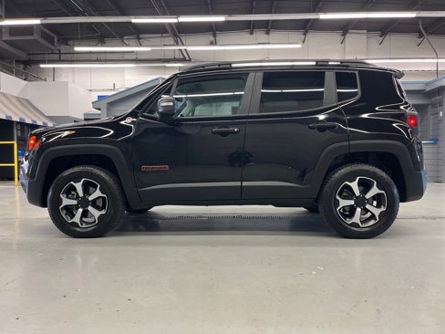 Used 2019 Jeep Renegade Trailhawk image 4