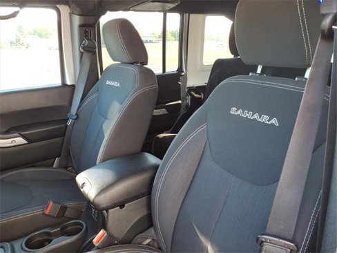 Used 2016 Jeep Wrangler Unlimited Sahara image 13
