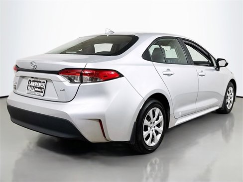 Used 2024 Toyota Corolla LE image 4