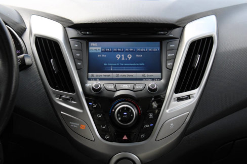 Used 2013 Hyundai Veloster w/ Style Pkg image 32