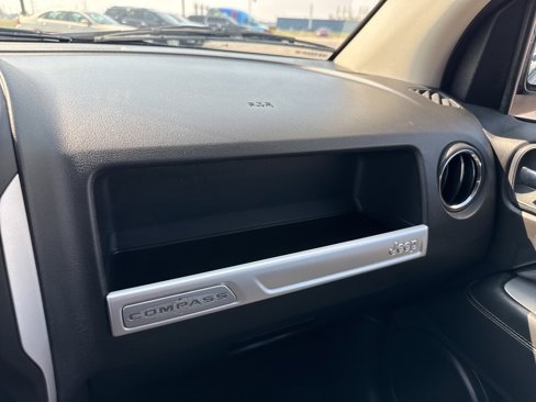 Used 2014 Jeep Compass Latitude image 21