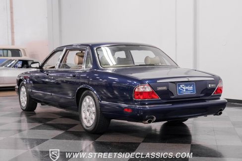 Used 1999 Jaguar XJ8 image 7