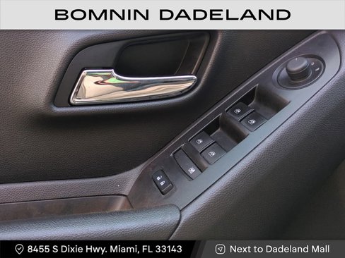 Used 2021 Chevrolet Trax LT w/ LT Convenience Package image 17