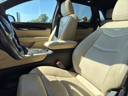 Used 2017 Cadillac XT5 Luxury w/ Driver Awareness Package image 13