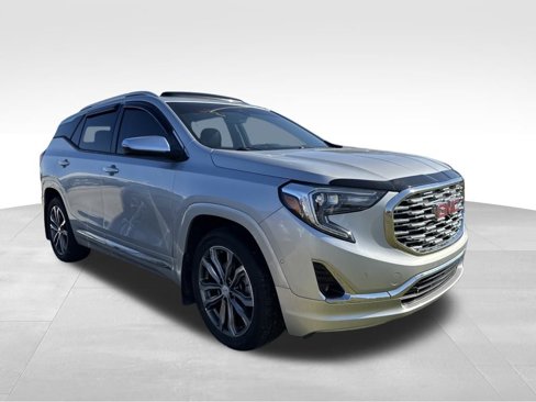 Used 2018 GMC Terrain Denali w/ Advanced Safety Package image 3