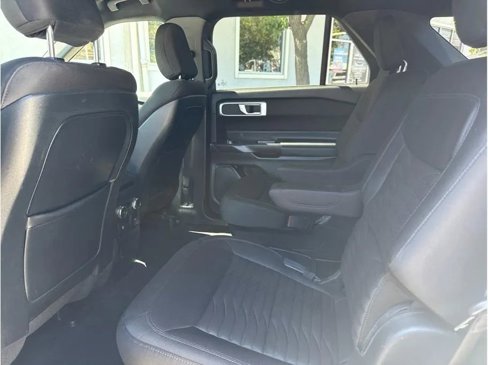 Used 2020 Ford Explorer XLT image 12