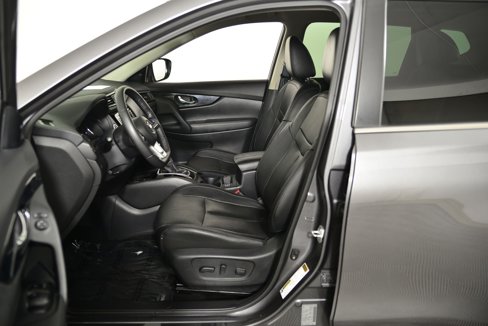Used 2020 Nissan Rogue SL image 25