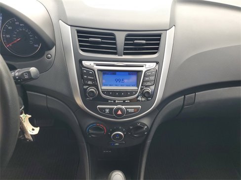 Used 2013 Hyundai Accent GS image 21