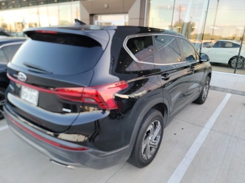 Used 2022 Hyundai Santa Fe SE image 3