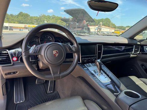 Used 2014 Porsche Panamera image 10