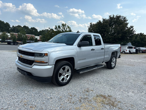Used 2017 Chevrolet Silverado 1500 Custom w/ Custom Convenience Package image 2