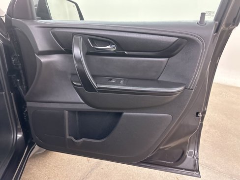 Used 2017 Chevrolet Traverse LT image 19